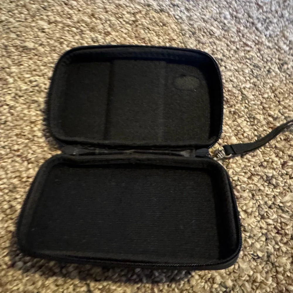 Mad Catz Black Hard Shell Case